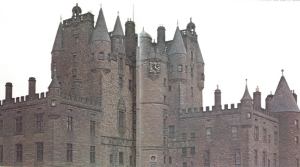 Il castello di Glamis. Una delle torri del castello  frequentata dallo spettro di Lady Glamis, vissuta nel XVI secolo
